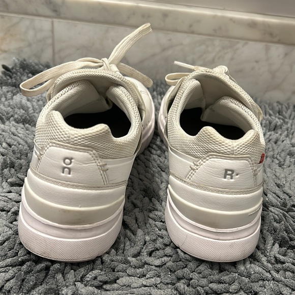 On The Roger - Picture 2 of 5